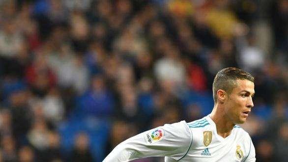 A falta de goles buenas son asistencias: Cristiano supera a una leyenda
