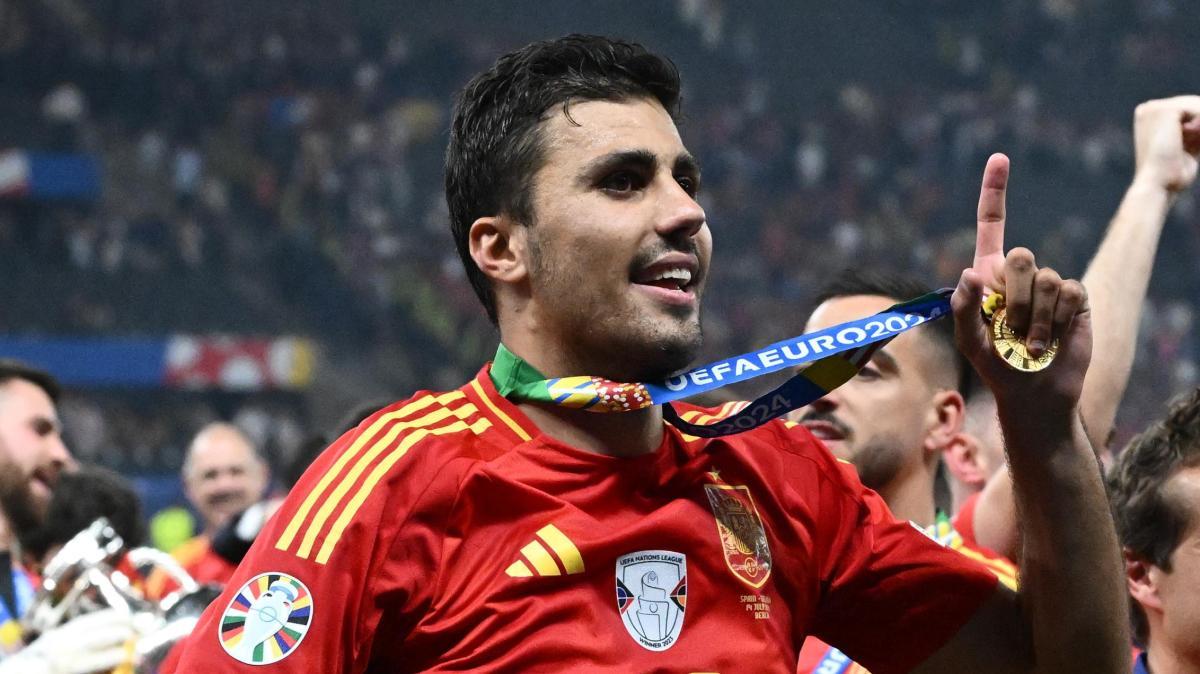 Manolo Sanchís lo tiene claro con el gran fichaje del Real Madrid: “Por Rodri firmo tres veces”