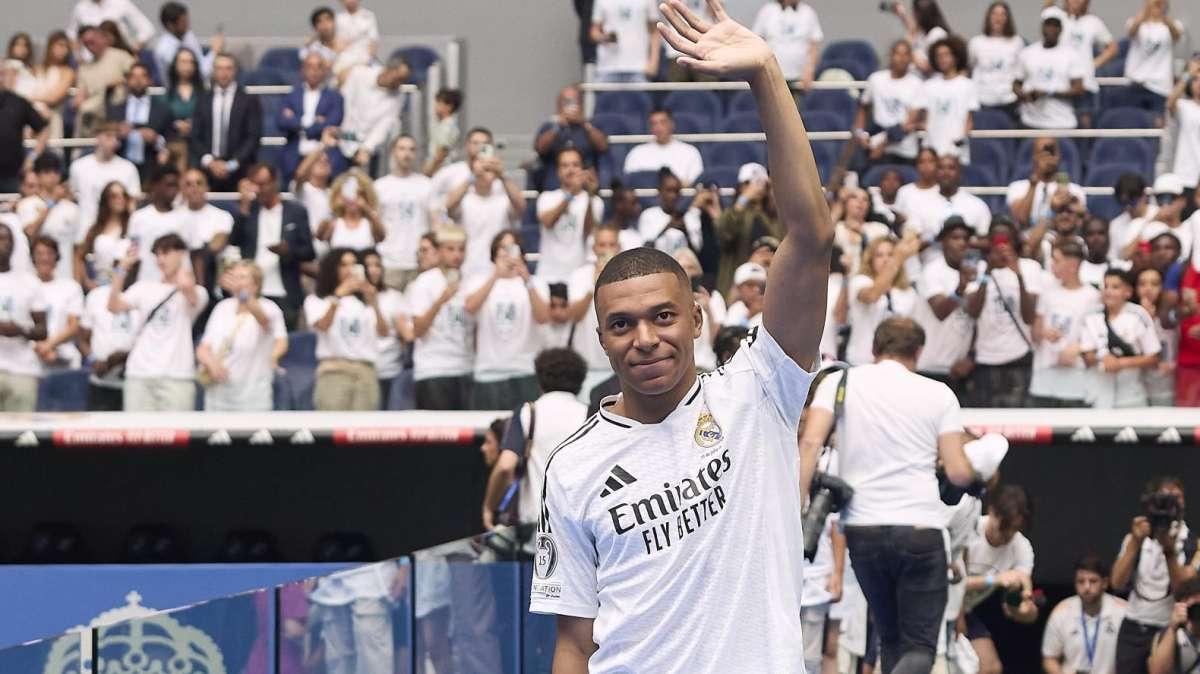 Yoro es el siguiente, Mbappé ya viste la camiseta del Real Madrid...