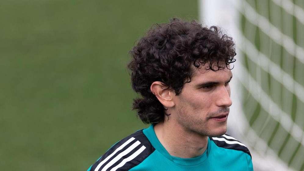 Vallejo, baja inesperada en la primera sesión del Real Madrid en Chicago
