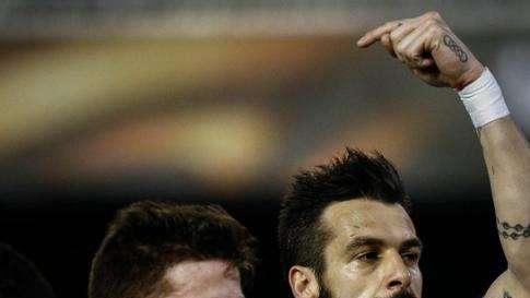 Superdeporte: Negredo, con un pie fuera del Valencia