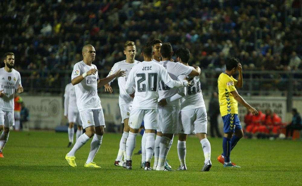 El Cádiz del exmadridista Alex Fernández 'aplaza' el ascenso