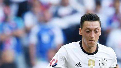 AS - Ozil pide al Barcelona 19 millones al año para ser culé