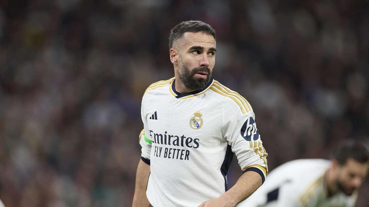 TARJETA ROJA EN EL REAL MADRID | Carvajal se marcha al túnel de vestuarios