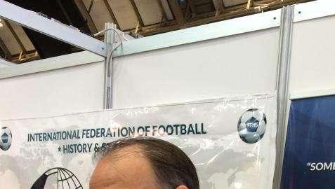 Tebas: "Estamos muy contentos de volver. Es una posibilidad imposible que no acabe la Liga"