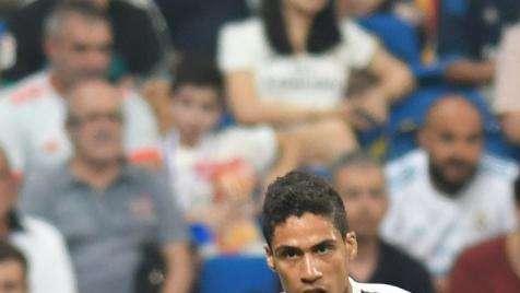Fichajes Real Madrid, Varane llama la atención del Manchester United: los detalles