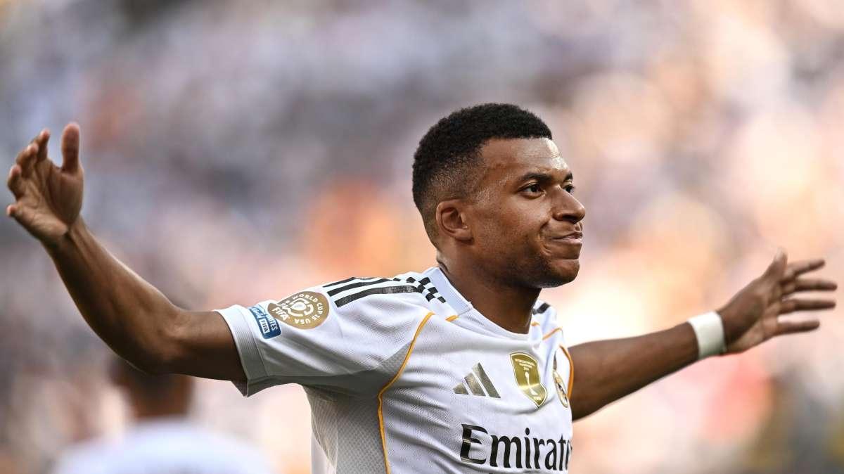 El emotivo gesto de Mbappé con Diogo Jota tras su gol al Dortmund