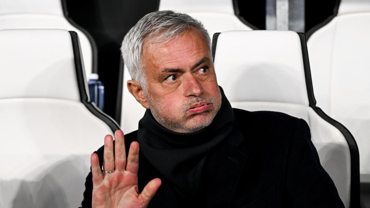 El delantero revulsivo y rematador que busca José Mourinho 