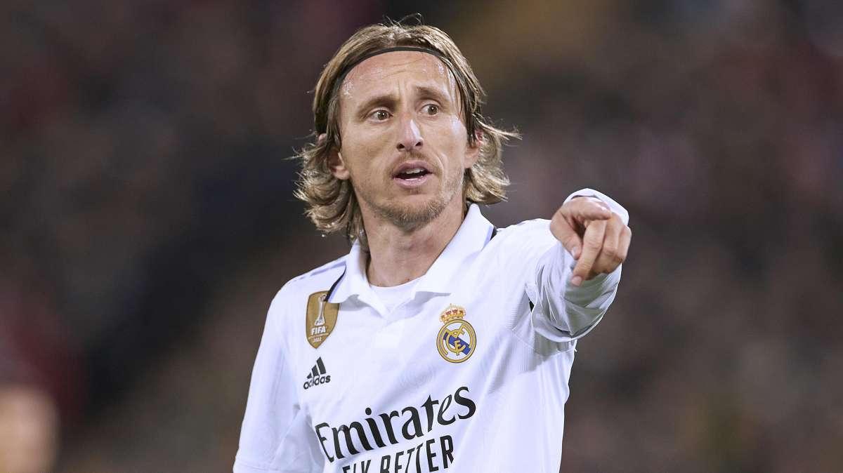 Modric, molesto con el Real Madrid por su renovación