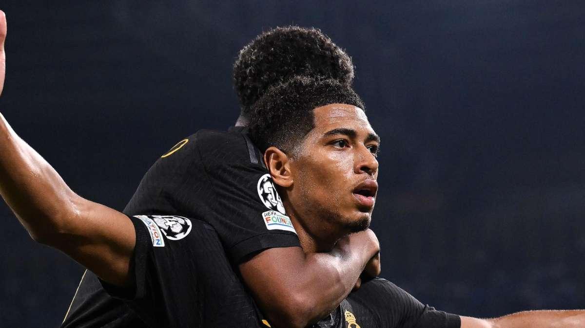 Bellingham se disfraza de 'D10S' en el templo de Maradona