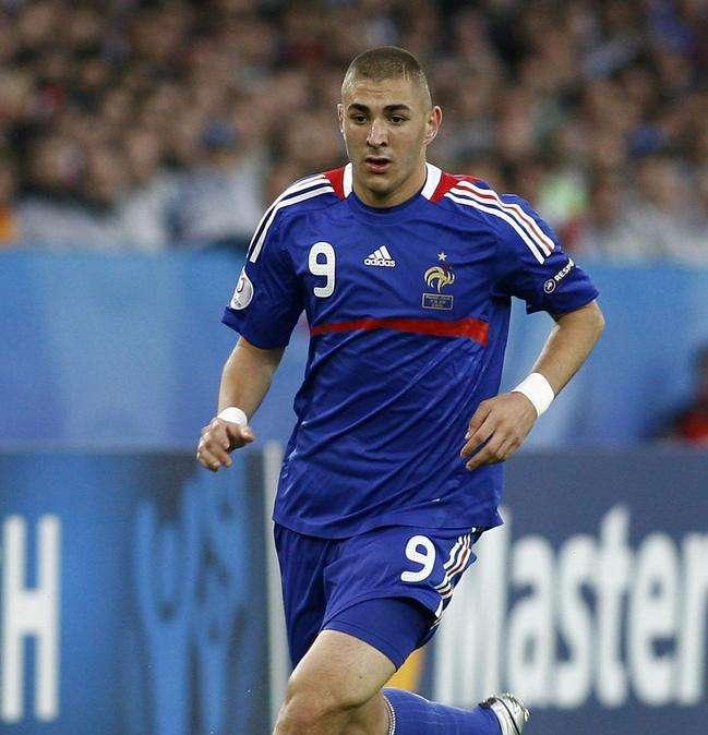 Bedouet: "Benzema se comporta como el líder del equipo"