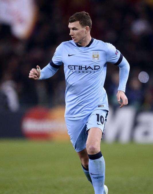 Daily Star: Dzeko, nueva opción para la delantera del Arsenal