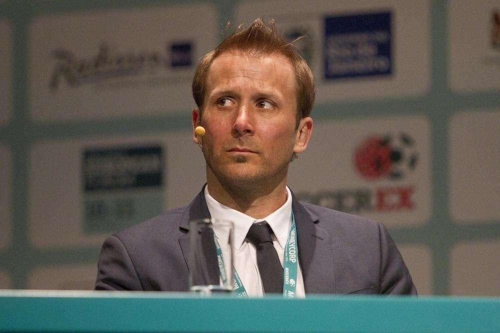 Mendieta: “En el Madrid no se pueden dar ventajas y James las ha dado"