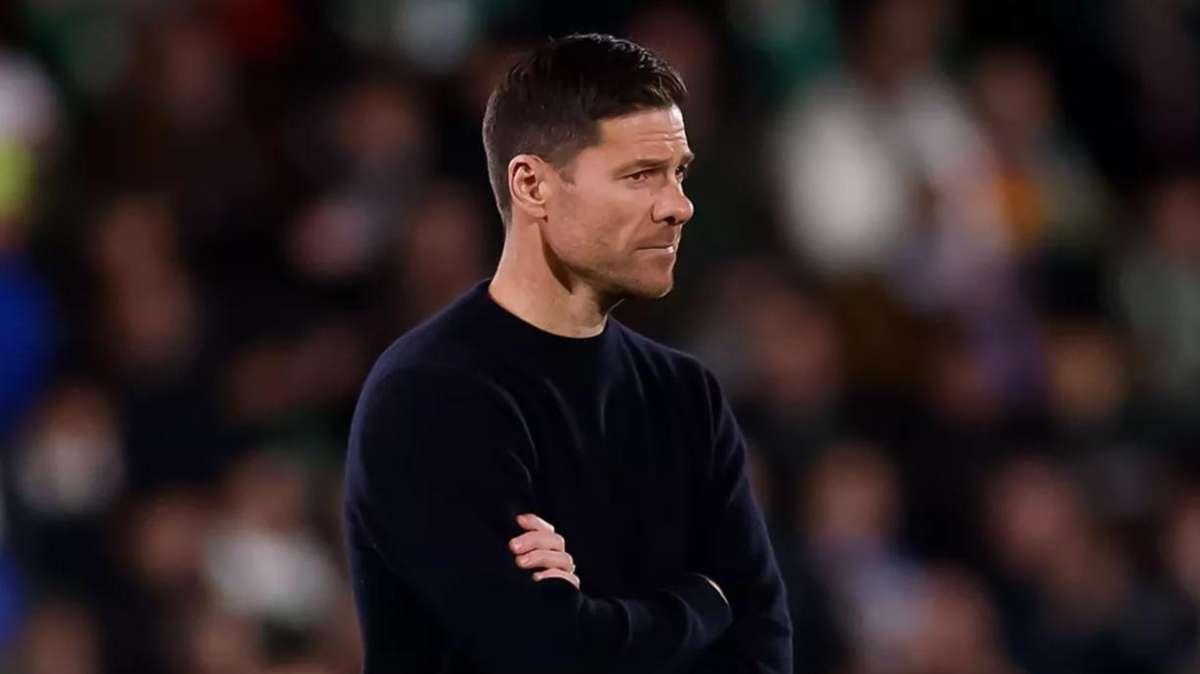 Analizan al Real Madrid: "Xabi no confía en ningún mediocentro que..."