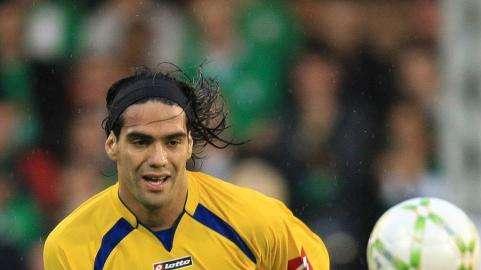 Falcao la vuelve a liar en Twitter con el Real Madrid