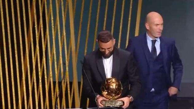 ¡ESTAMOS EN DIRECTO! Benzema es el nuevo rey del fútbol; todo lo que dio de sí la gala del Balón de Oro.. ¡y mucho más!