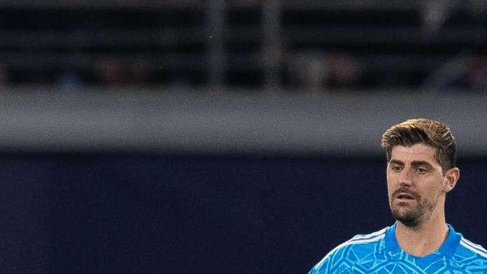 Courtois: "El Benzema del año pasado habría marcado algún gol más"