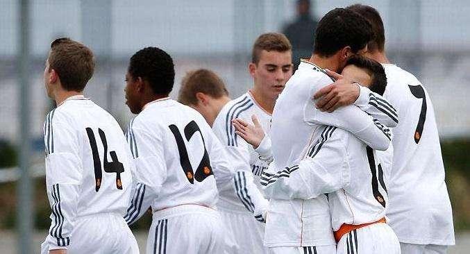 El Real Madrid se interesa por dos juveniles del Santa Marta