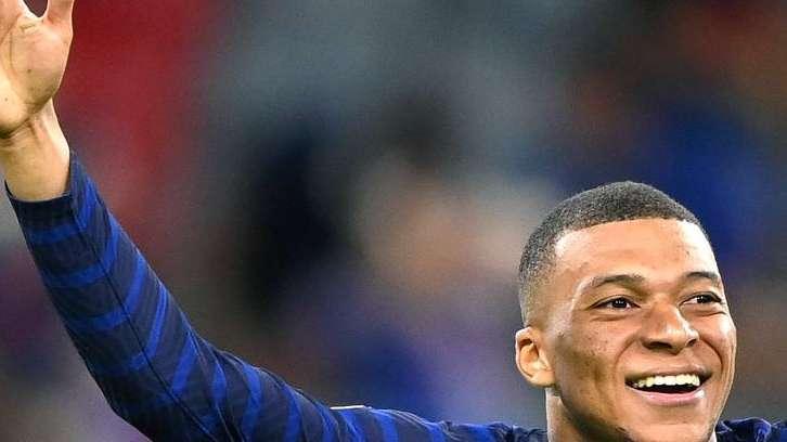 Pedrerol: "El Real Madrid confía en resolver el fichaje de Mbappé en agosto"