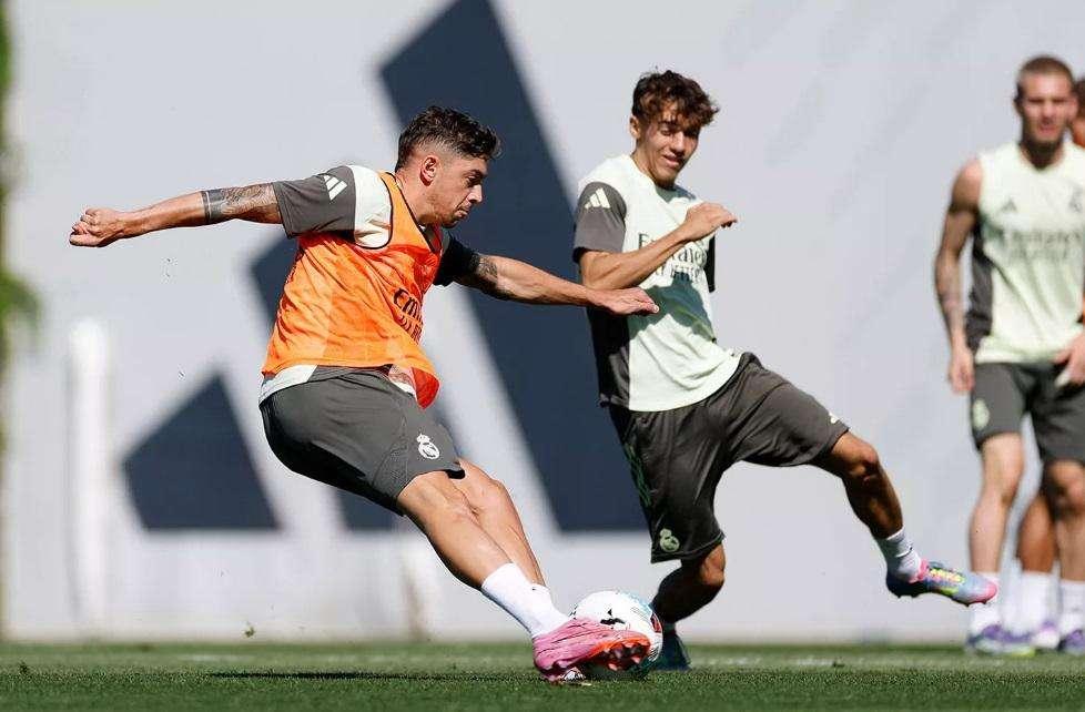 Entrenamiento bajo mínimos del Real Madrid en mitad del parón