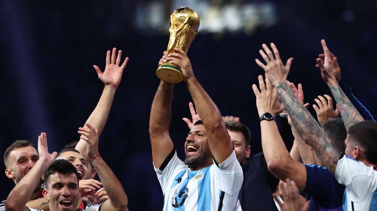 El lamentable comentario de Agüero hacia Camavinga en la celebración con Argentina