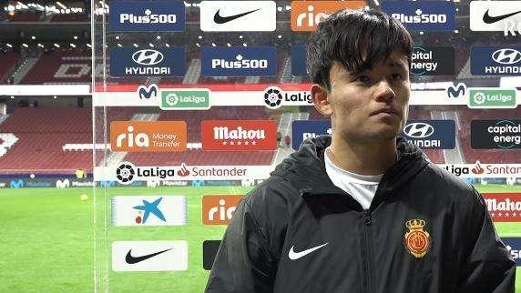 FOTO | Kubo ya ha llegado a San Sebastián para firmar con la Real Sociedad