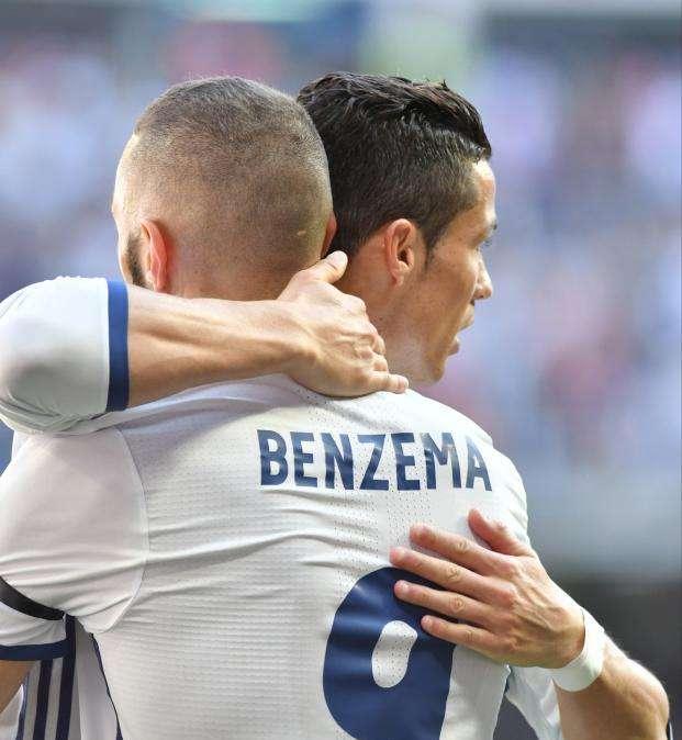 Diario AS - "Cristiano marca más goles cuando no juega con Benzema"