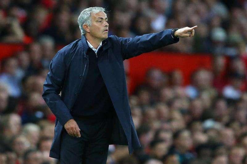 Mourinho arremete contra su directiva por la salida de un Pereira al Valencia