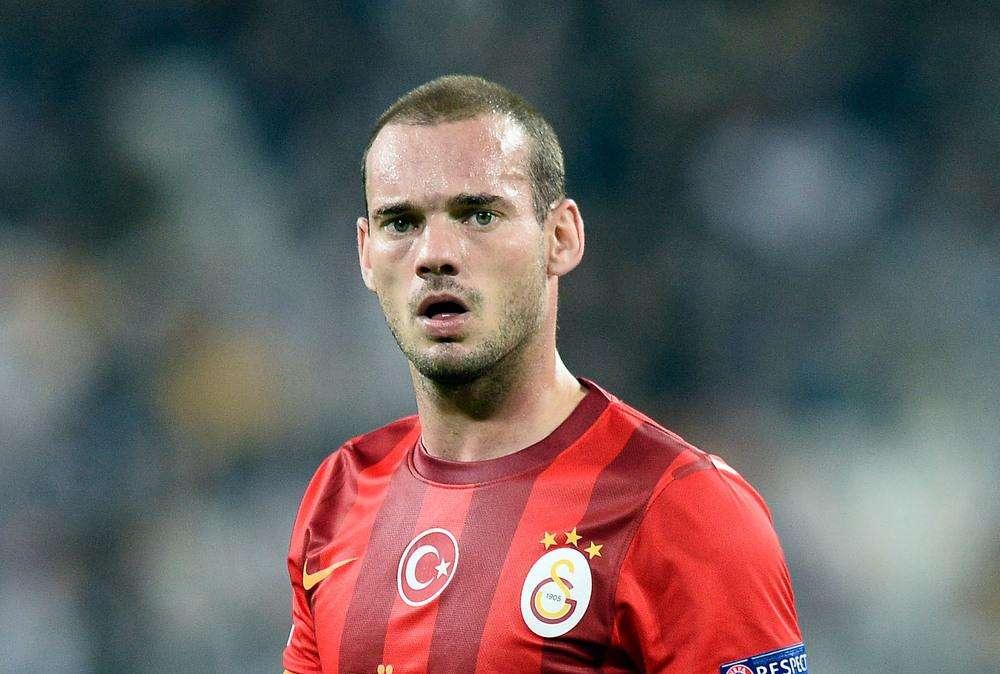 El Mónaco quiere fichar a Sneijder como sustituto de James