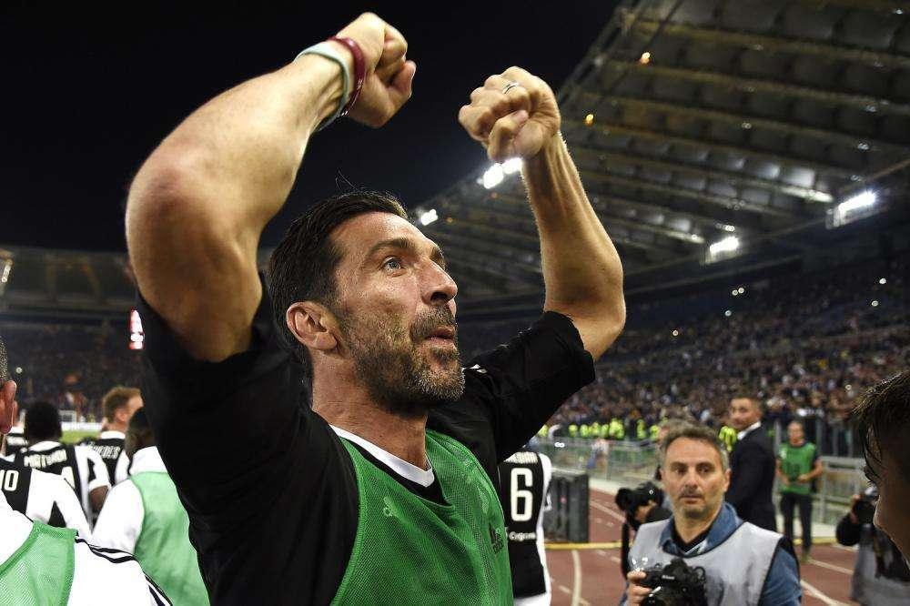 Tuttosport - El Madrid lanza una oferta a Buffon y su futuro puede ser blanco