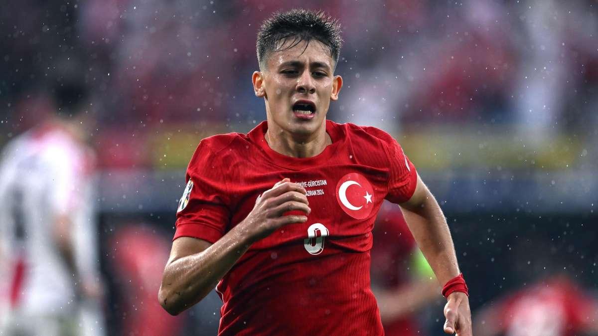 Un jugador del Barça alucina con Güler: "Está en un gran club como el Real Madrid"