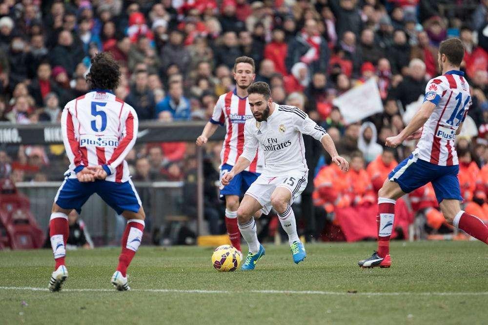 FOTO - El derbi pasa por el microondas: de la arenga de Gabi a la placa de Hugo Sánchez