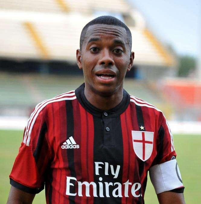 Se complica la vuelta de Robinho a Brasil 