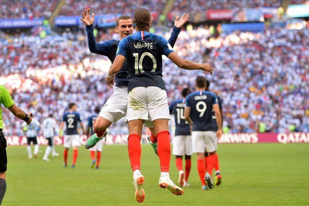 Mbappé se vio con Florentino Pérez en la gala de ayer: los detalles