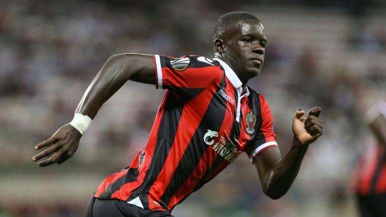 Madrid y Barcelona se 'pegan' por el central del futuro: juega en la Ligue 1 y su libertad vale 40 millones de €