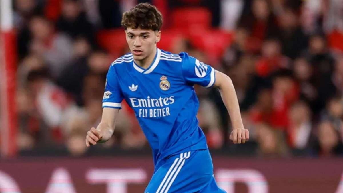 Un canterano del Real Madrid acaba el partido ovacionado