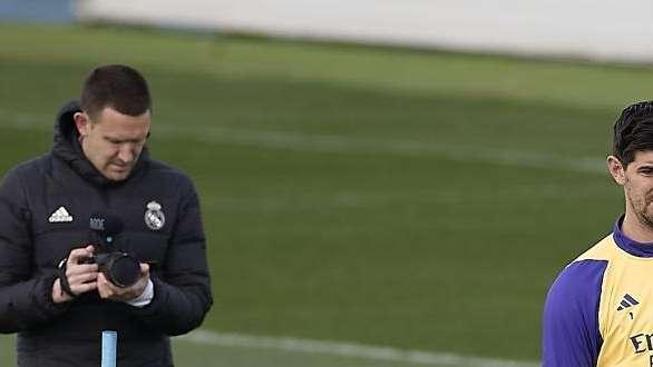 Thibaut Courtois sorprende en el último entrenamiento del Real Madrid