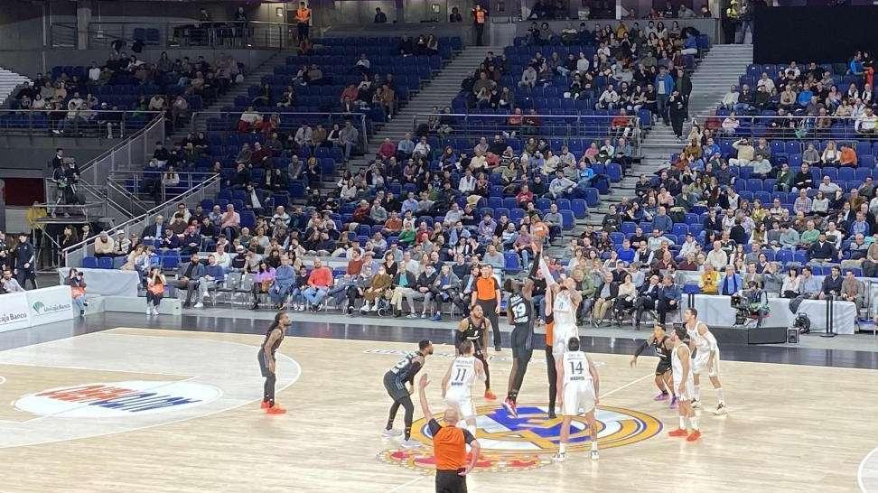 Real Madrid 86-79 Asvel Villeurbanne: victoria de trámite en un Palacio desangelado