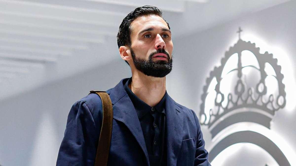 El Real Madrid 'ficha' un lateral derecho con muchos galones