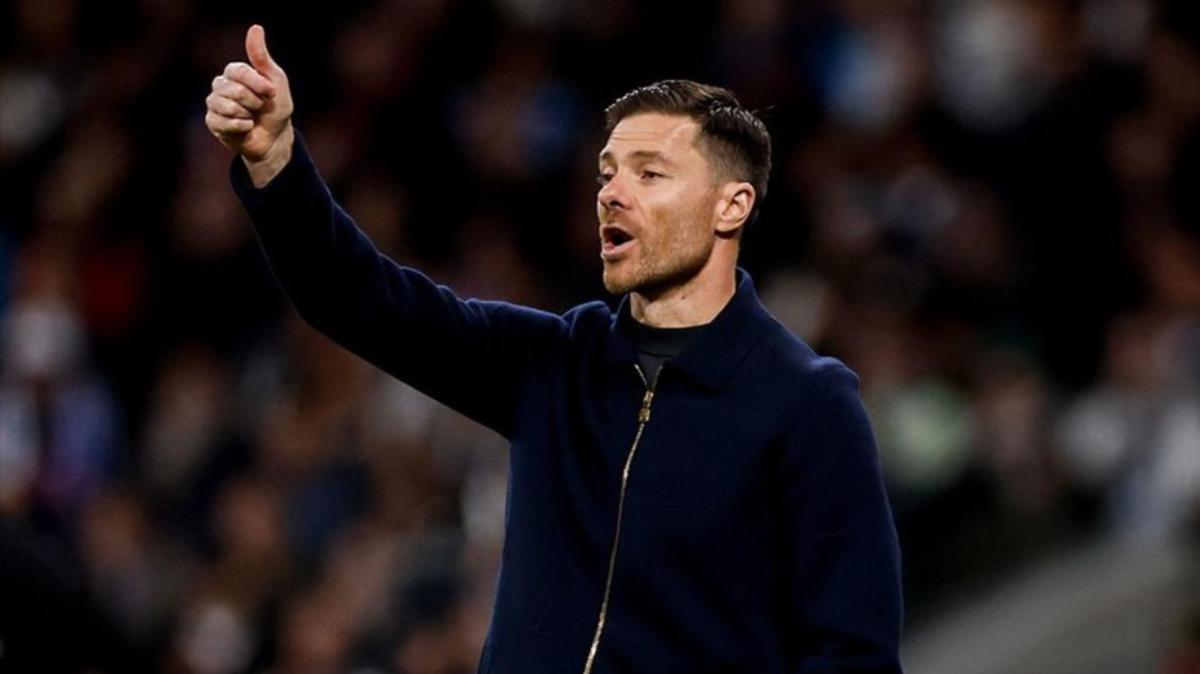 Ninguneo del Chelsea a Xabi Alonso con la salida de Cucurella