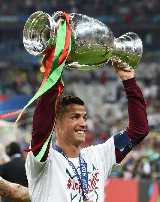 Todo el 2016 de Cristiano: FIFA TheBest, la guinda al año de oro del crack portugués, ¡20 títulos!