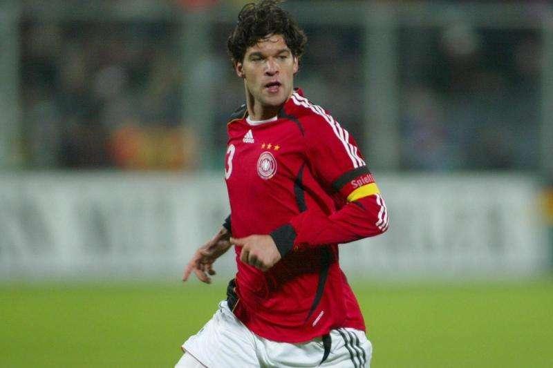 Ballack opina sobre Cristiano: "Estoy seguro de que está feliz en el Madrid. No lo veo en otro equipo"