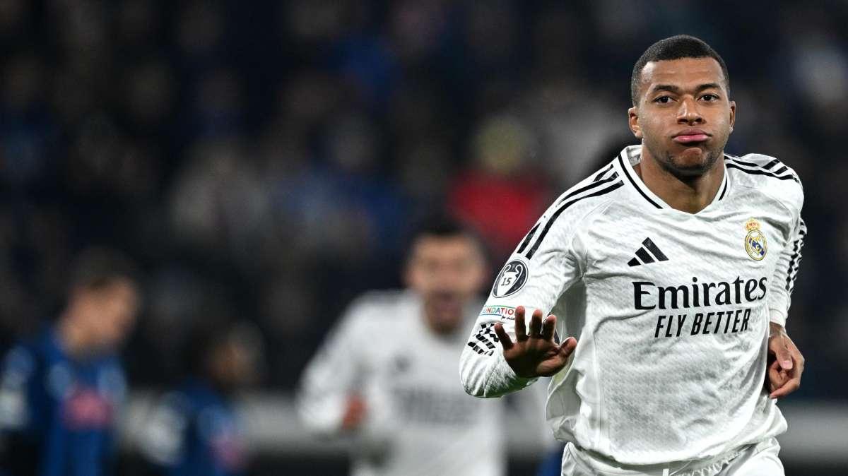 Mbappé se entrena al margen de sus compañeros antes de la Champions