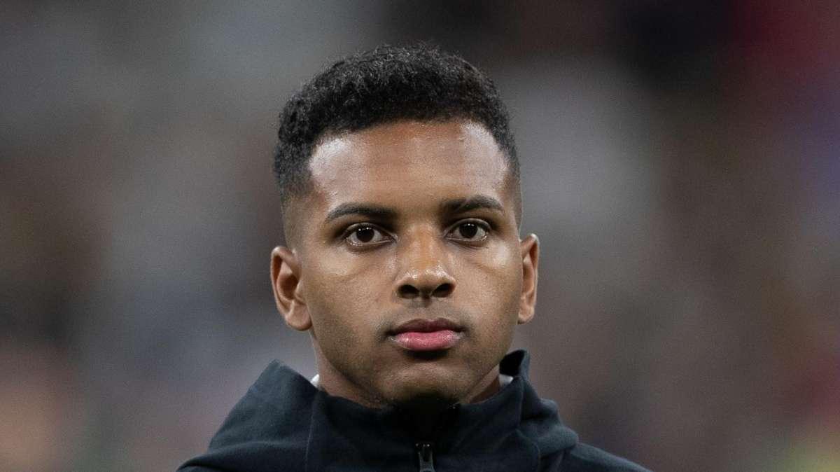 Neymar sale en defensa de Rodrygo tras fallar su penalti
