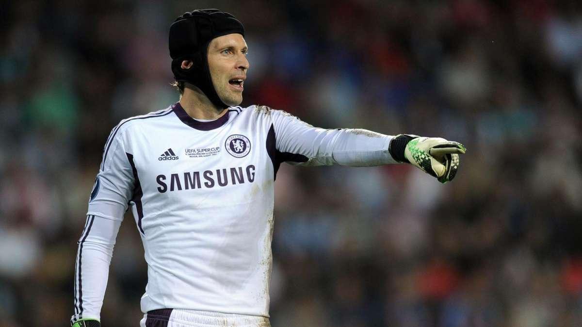 The Evening Telegraph: El Chelsea estaría dispuesto a escuchar ofertas por Cech