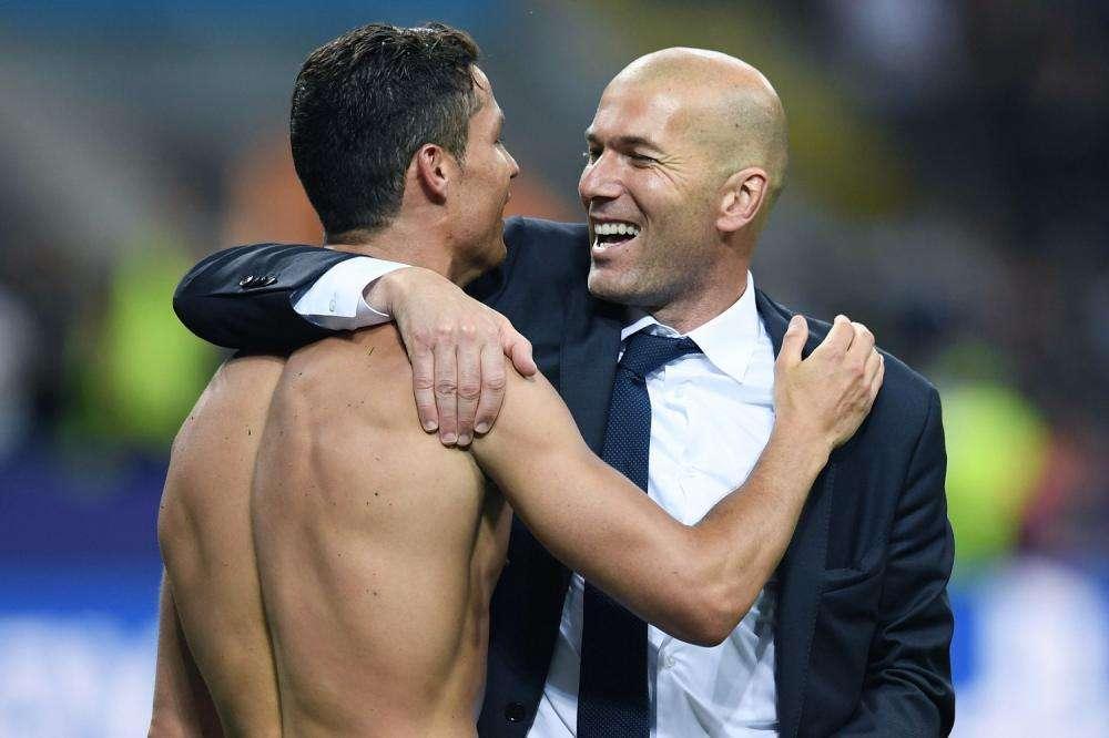 As, Roncero: "Ahora mismo, no sólo echamos en falta los 50 goles anuales de Cristiano sino la famosa ‘flor de Zidane’…"