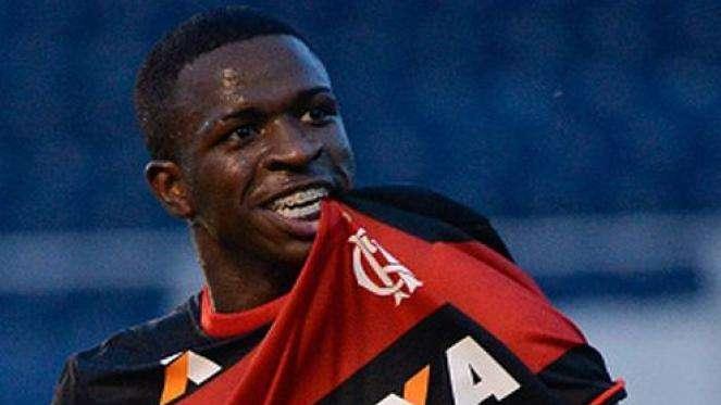 ¡Ni un minuto! El debut de Vinícius en Copa Libertadores tendrá que esperar