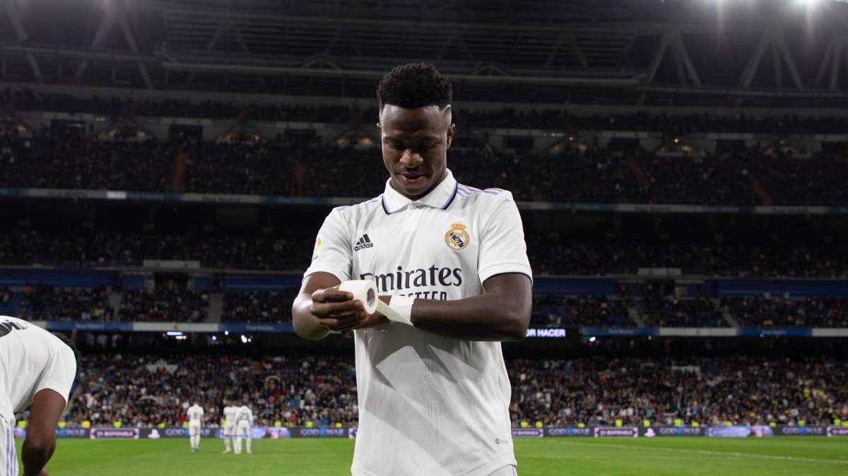 Vinicius, irónico: "Los racistas siguen yendo a los estadios pero la culpa es mía"