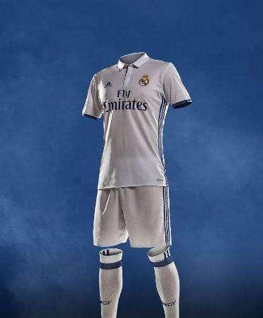 Expectación entre los aficionados por las nuevas equipaciones