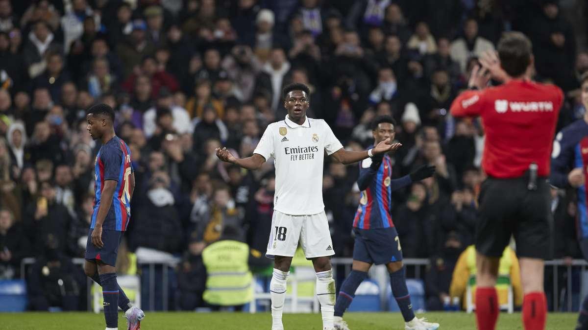 El gran señalado del clásico no fue titular